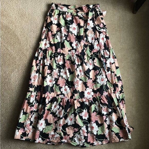 Who What Wear Women’s M Ruffled Tiered Wrap High-Rise Maxi Skirt in Deco Floral - Picture 4 of 13